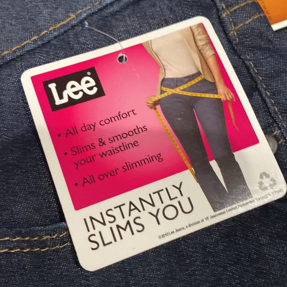 🧵 NWT Lee At The Waist Classic Fit Bootcut Dark Wash Jeans 🧵 - Picture 6 of 7